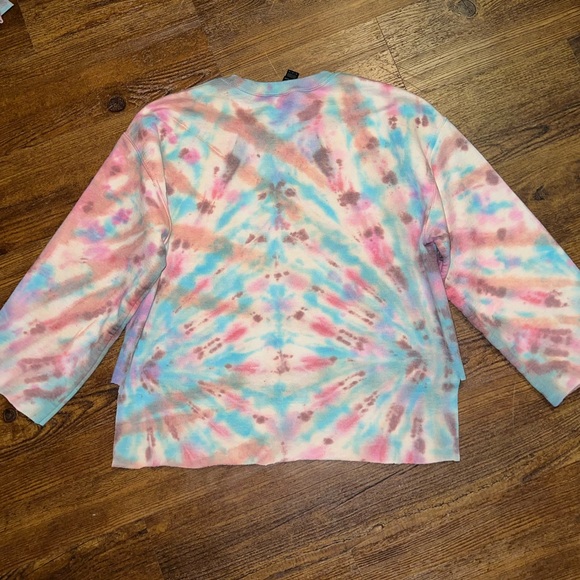 Gildan Tie-Dye Crop High Low Crewneck Long Wide Sleeve Sweatshirt Size M - Picture 9 of 11